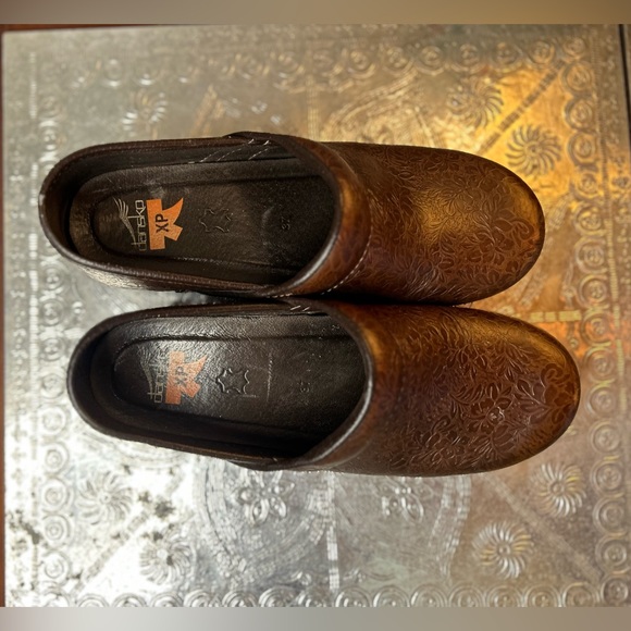 Dansko Pro XP Brown Floral Tooled Leather Clogs Women’s Size EU 37 US 6.5-7 - Picture 12 of 13